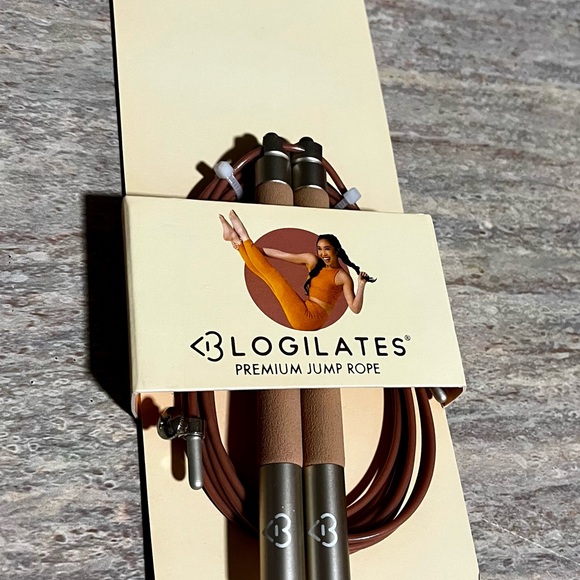 Blogilates Premium Brown Jump Rope - Picture 3 of 11